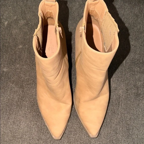 Universal Thread Tan Block Heel Ankle Boots - Women - Picture 4 of 5